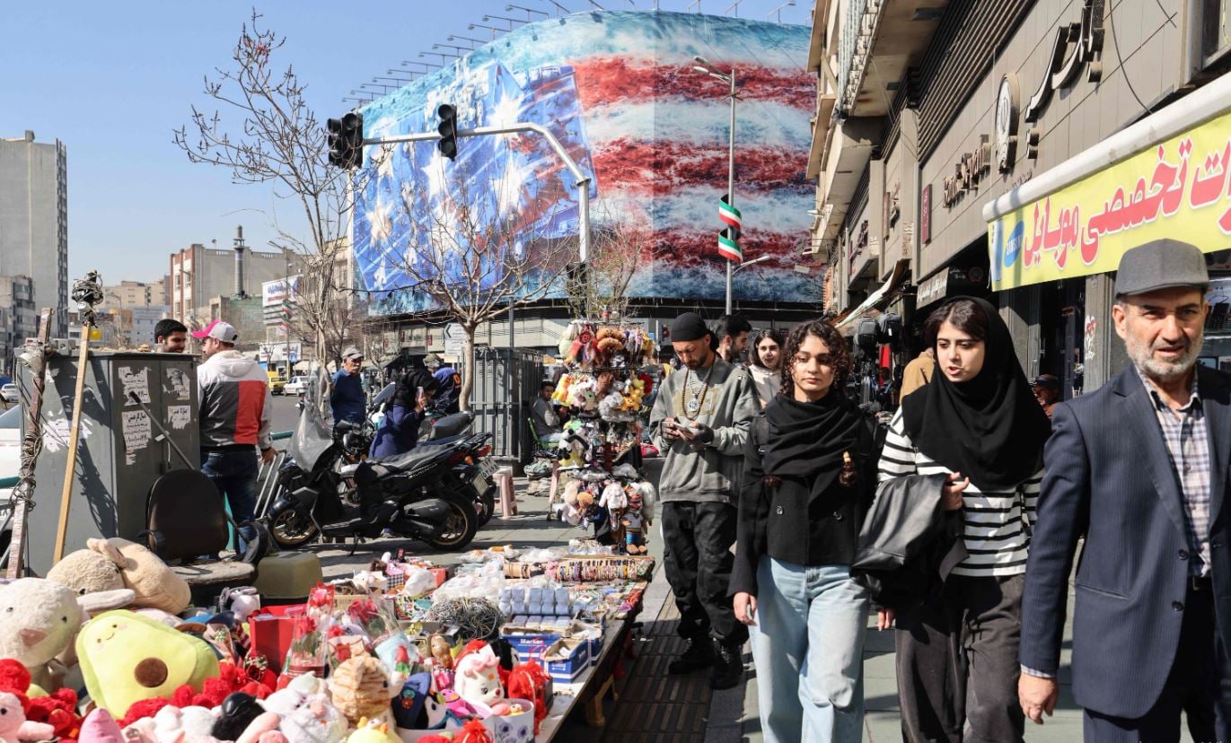 Ιράν: Καθορίζει το πλαίσιο των νέων συνομιλιών με τις ΗΠΑ – Ο Τραμπ προετοιμάζεται για σημαντική στρατιωτική επέμβαση