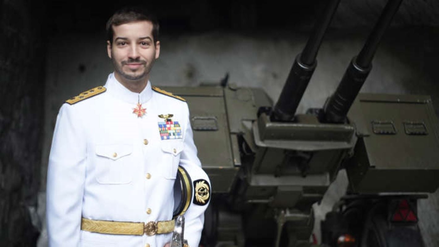 Ελβετία: Αυτοανακηρυγμένος «μονάρχης» καταλαμβάνει γη και διαθέτει αντιαεροπορικό πυροβόλο – Επιβάλλει τέλη διέλευσης στους «δρόμους του»