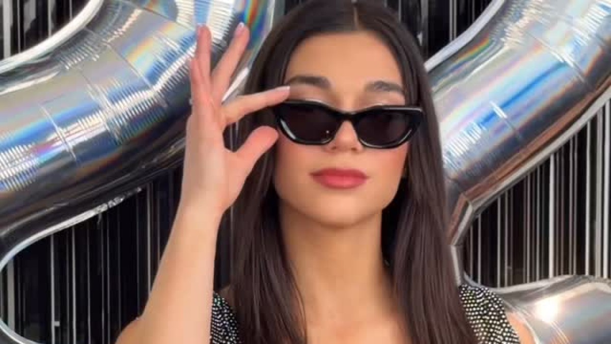 Μελίνα Νικολαΐδη: Το βίντεο με την τούρτα, το συγκινητικό μήνυμα και οι ευχές της Δέσποινας Βανδή για τα 22α γενέθλιά της