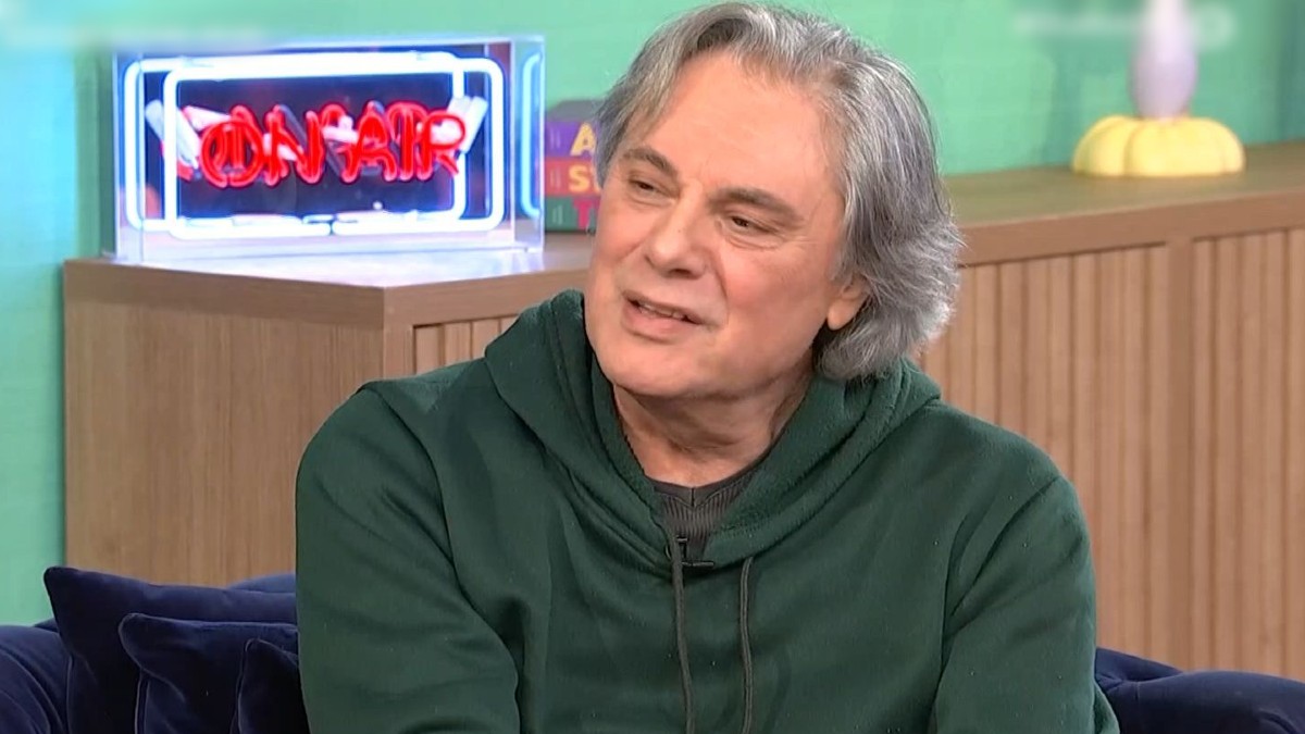 Οδυσσέας Σταμούλης: Γιατί αποφεύγει πλέον τους «Δυο Ξένους» – «Είναι ευχάριστο να βλέπεις τον εαυτό σου στα 25 όταν είσαι 55;»