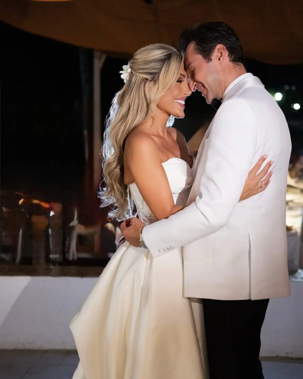 Λεάννα Μάρκογλου: Ένωσε με γάμο τον αδελφό της, Γιώργο – Εικόνες 13 Πάνος Καλίδης Λεάννα Μάρκογλου γάμος