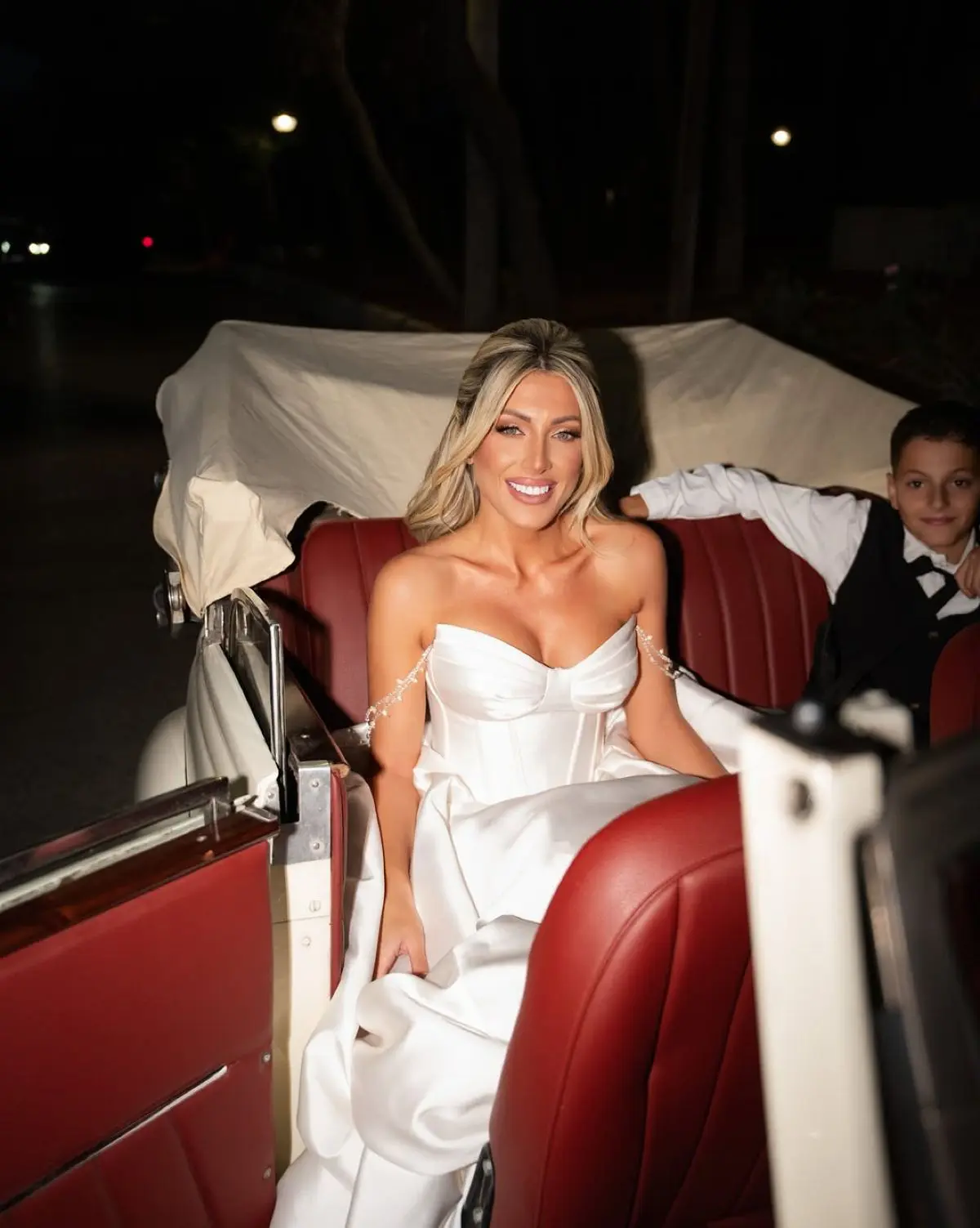 Λεάννα Μάρκογλου: Ένωσε με γάμο τον αδελφό της, Γιώργο – Εικόνες 14 Πάνος Καλίδης Λεάννα Μάρκογλου γάμος