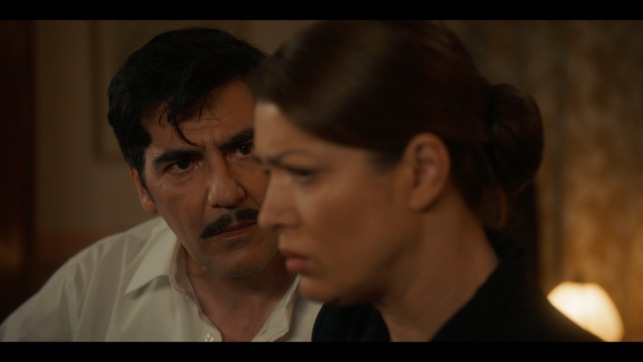 Porto Leone: Στη γειτονιά με τα κόκκινα φανάρια – Ο Βούλγαρης οργανώνει ένα σατανικό σχέδιο για τη γυναίκα του