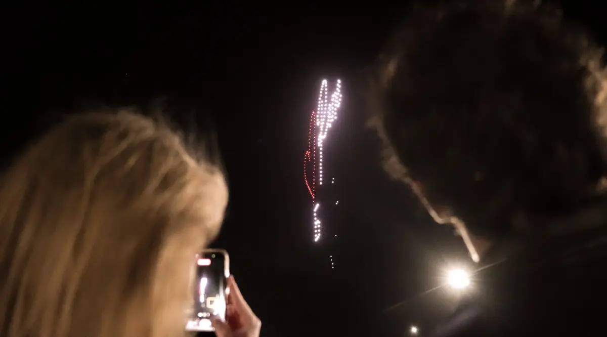 Ρενέ Στυλιαρά – Έλαμψε στον ουρανό της Γλυφάδας με ένα εντυπωσιακό show την ημέρα του Αγίου Βαλεντίνου 6 Ρενέ Στυλιαρά show