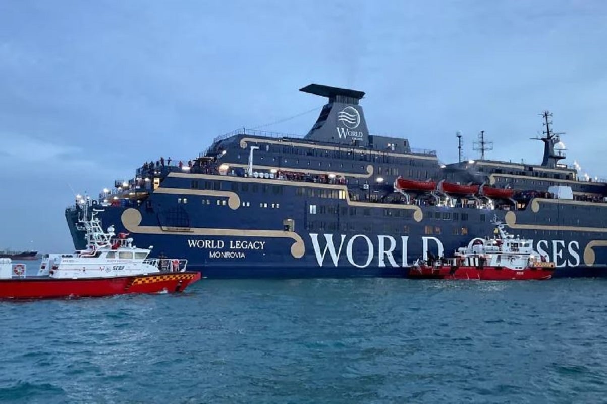 Πυρκαγιά σε κρουαζιερόπλοιο με εκατοντάδες επιβάτες – Ένας νεκρός και τέσσερις τραυματισμοί