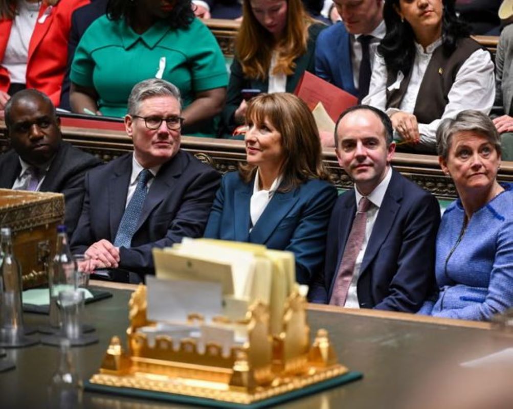 Βρετανία: Οι υπουργοί στηρίζουν τον Στάρμερ μετά την έκκληση παραίτησης από τον ηγέτη του Εργατικού Κόμματος Σκωτίας