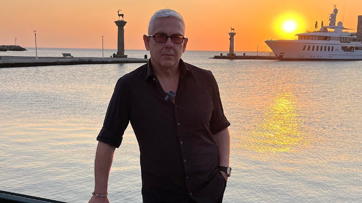 Τάσος Δούσης για το χάος στους δρόμους της Αθήνας: «Η άνοδος ή η κάθοδος του Κηφισού μπορεί να σε οδηγήσει στο φρενοκομείο»