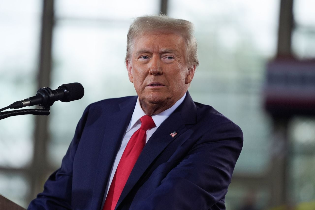 Ζωντανά – Η συνέντευξη Τύπου του Ντόναλντ Τραμπ μετά το «φρένο» του Ανώτατου Δικαστηρίου στους δασμούς