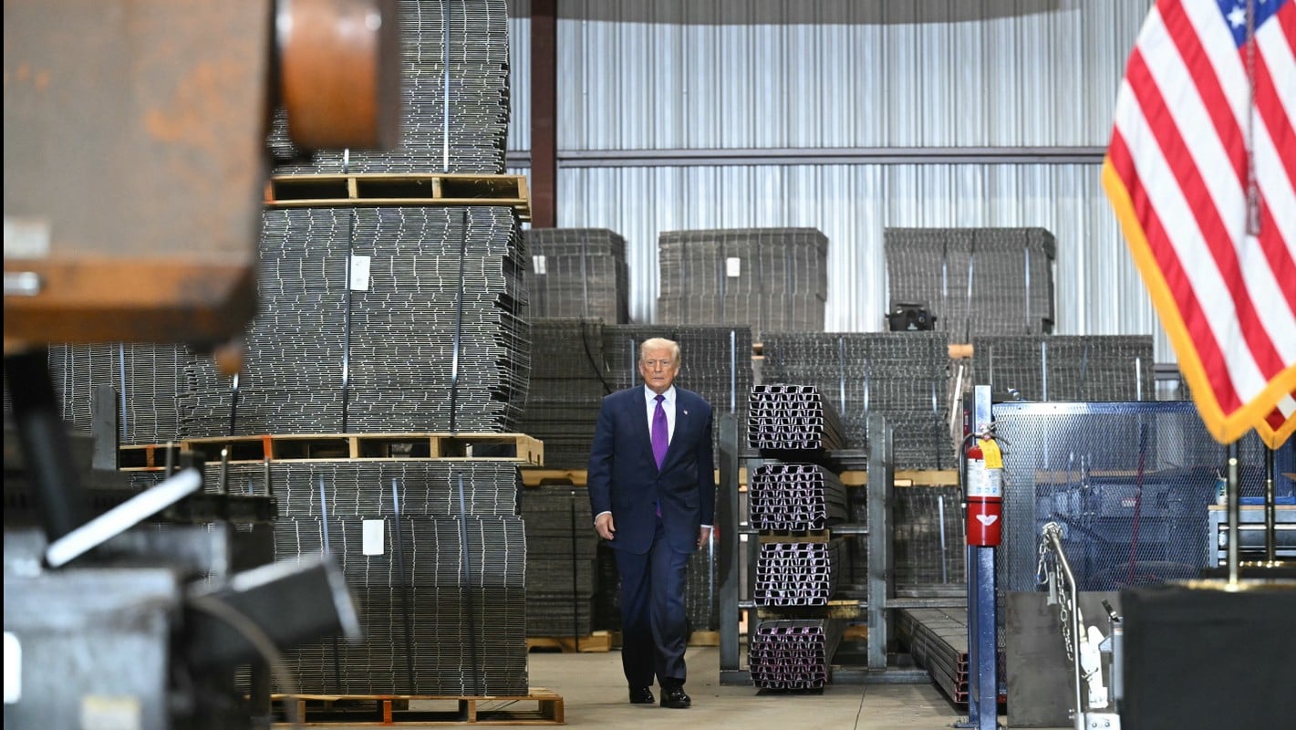 Ντόναλντ Τραμπ: Ενέκρινε τον καινούργιο παγκόσμιο δασμό 10% μετά την απόφαση του Ανώτατου Δικαστηρίου