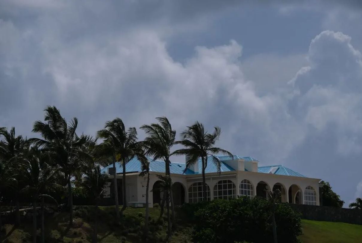 Επστάιν: Πώς οι θεωρίες συνωμοσίας ανθούν εξαιτίας του τεράστιου όγκου πληροφοριών που αποκαλύφθηκαν