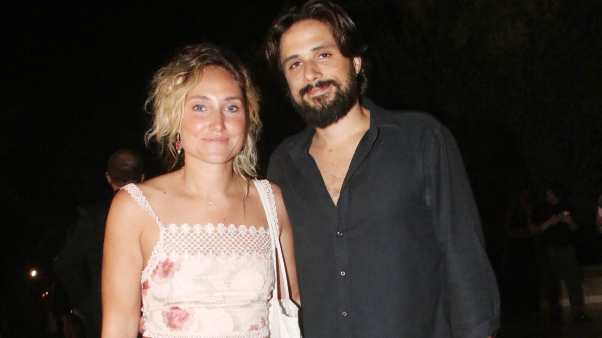 Γιάννης Νιάρρος για τον γάμο του με τη Χαρά Μάτα Γιαννάτου: «Πρώτη φορά είδα τη γιαγιά μου να συγκινείται»