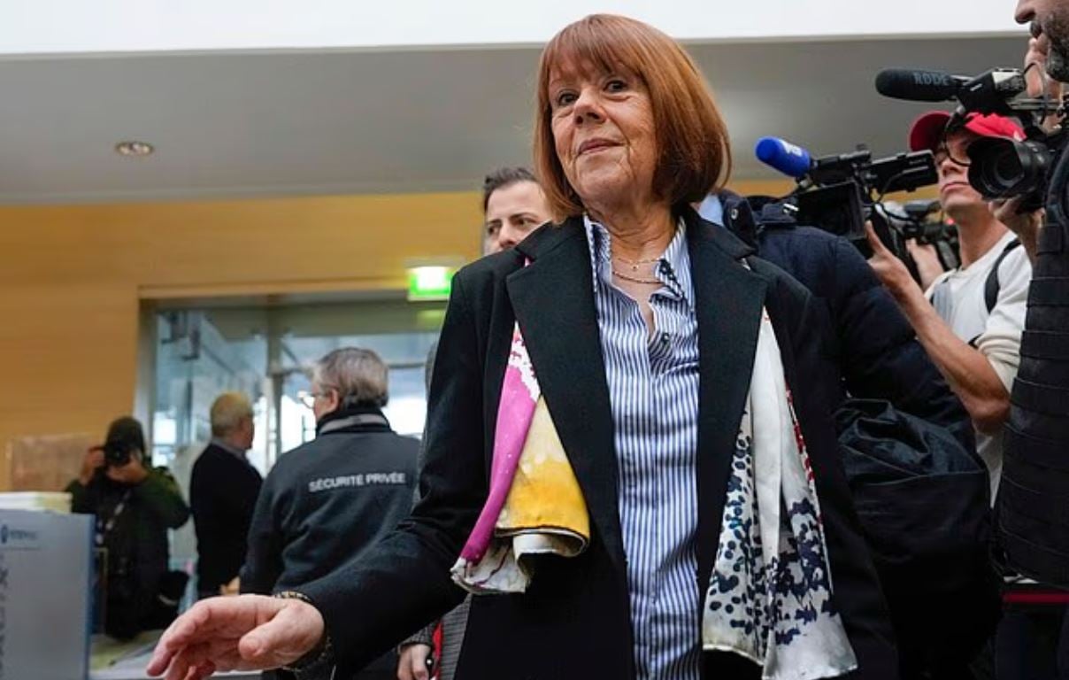 Ζιζέλ Πελικό: Αποκαλύπτει τις συγκλονιστικές ερωτήσεις για τον άντρα της – «Πρέπει να τον συναντήσω πρόσωπο με πρόσωπο»