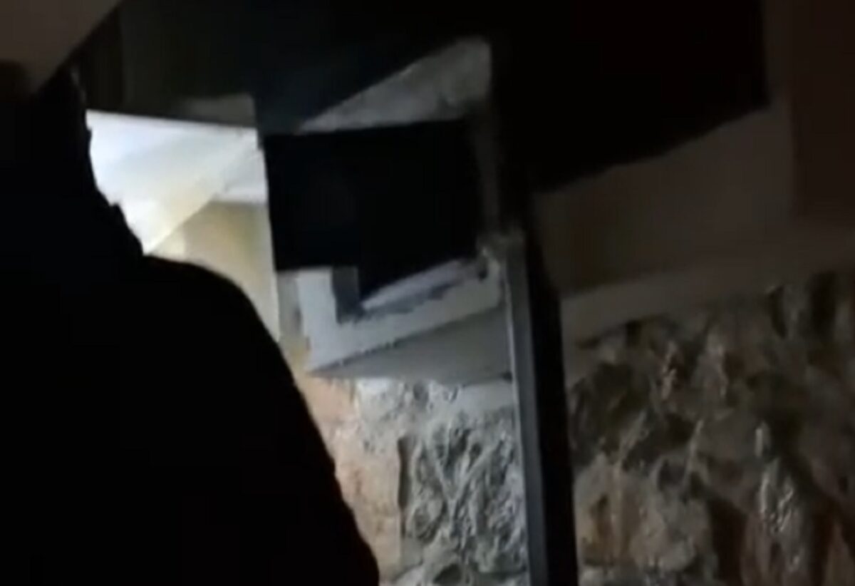 Home 197 Δίκτυο «αχυρανθρώπων» στην εστίαση: Η στιγμή που οι ελεγκτές της ΑΑΔΕ ανακαλύπτουν μυστική κρύπτη σε κατάστημα γνωστής αλυσίδας