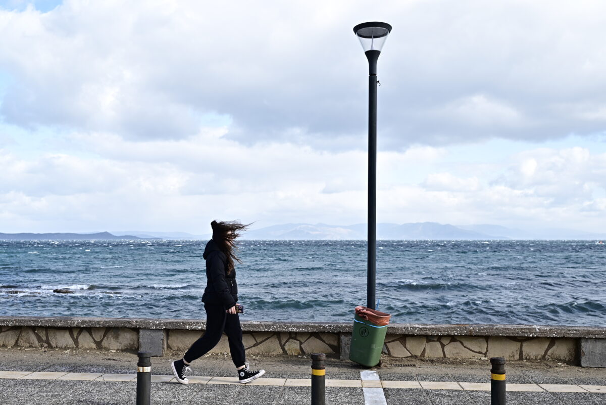 «Διπρόσωπος» ο καιρός τις επόμενες ημέρες: Κρύο στο Αιγαίο και «άνοιξη» στο Ιόνιο – Χάρτης με τις χαμηλότερες θερμοκρασίες
