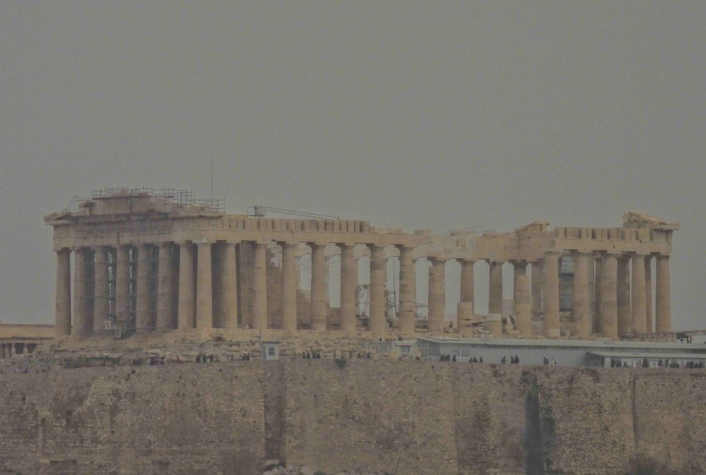 Μυστηριώδες τοπίο: Η αφρικανική σκόνη κάλυψε την Αττική, εξαφανίζοντας ακόμα και την Ακρόπολη – Δείτε φωτογραφίες