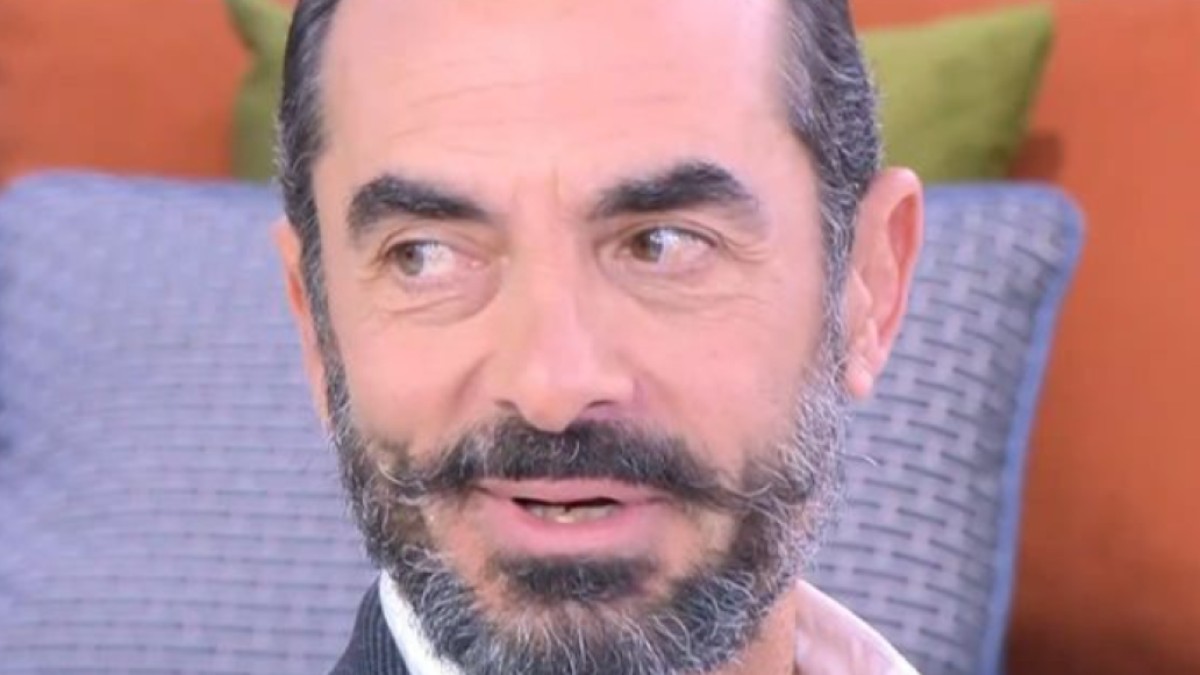 Home 53 Αλέκος Συσσοβίτης για τον πατέρα του: «Αυτό τον οδήγησε στον τάφο – Με χαστούκισε και ξέσπασε σε κλάματα»