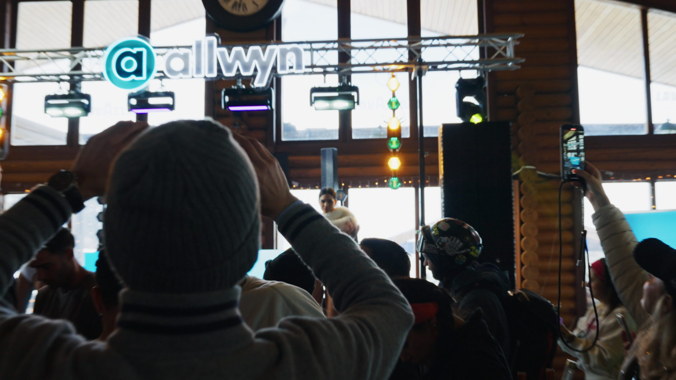 Αξέχαστη Après Ski εμπειρία στα Καλάβρυτα – Ρυθμός, χορός και ανατροπές στο κορυφαίο χειμερινό πάρτι από την Allwyn