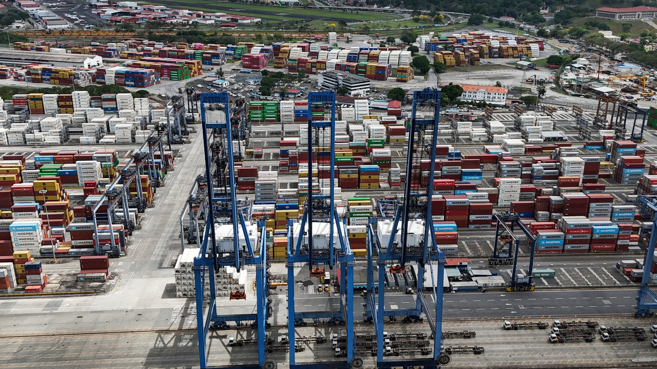 Ο Παναμάς αναλαμβάνει τη διαχείριση των δύο λιμανιών της CK Hutchison