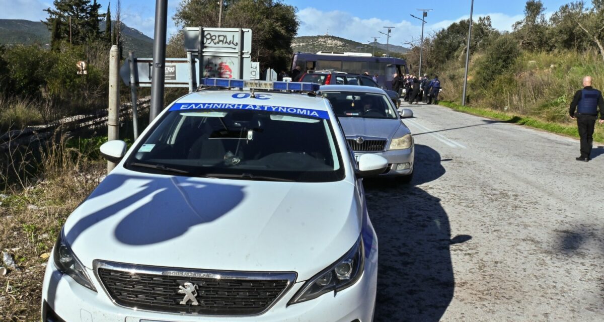 Home 65 Αίγιο: Σκηνές θρίλερ με πυροβολισμούς σε 4 ανηλίκους – Η αστυνομία κυνηγά τον δράστη