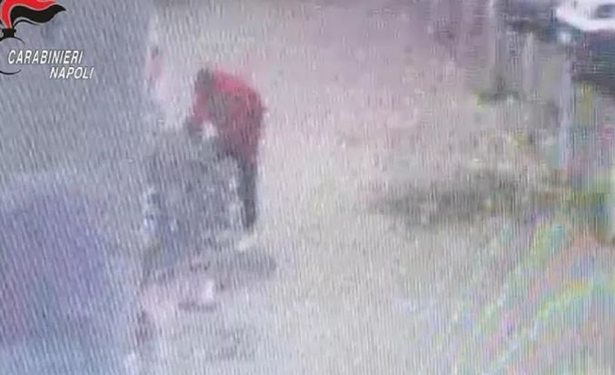 Ιταλία: Άνδρας συνελήφθη για απόπειρα απαγωγής παιδιού σε σούπερ μάρκετ – Δείτε το βίντεο με τις κινήσεις του