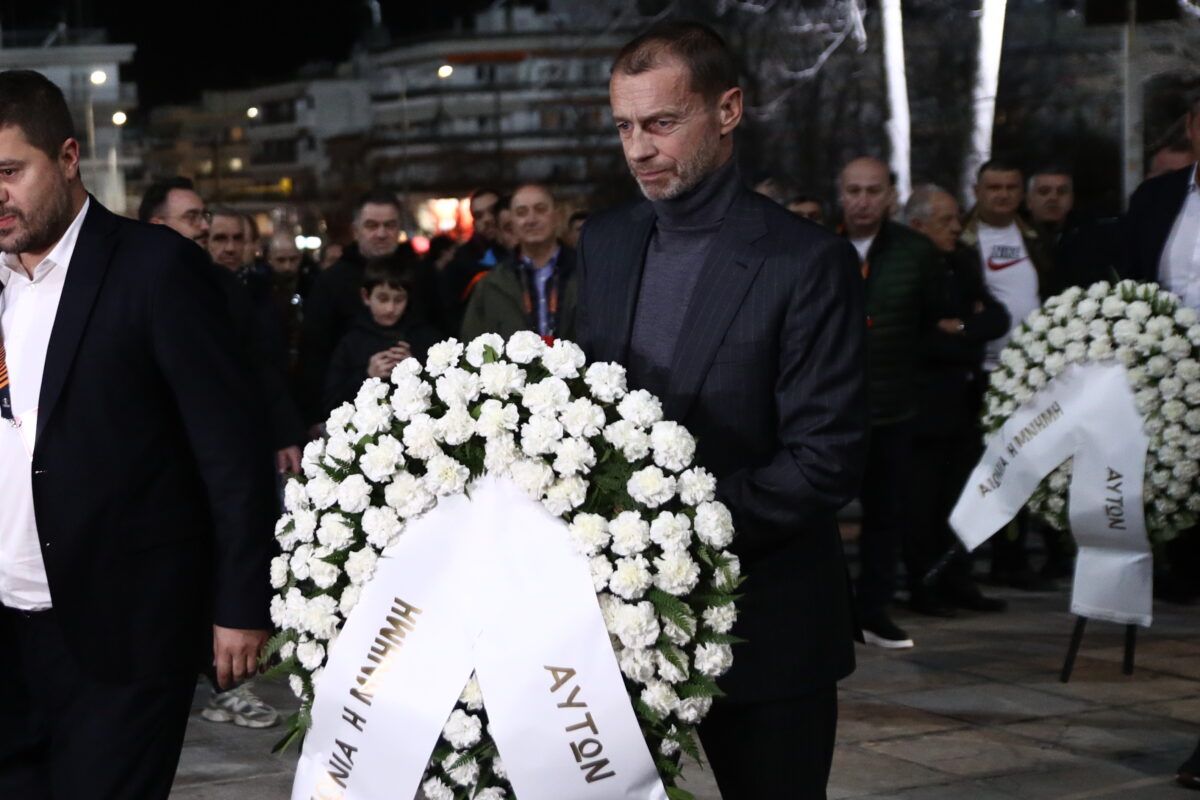 ΠΑΟΚ: Ο Τσέφεριν κατέθεσε λουλούδια στην Τούμπα προς τιμήν των αδικοχαμένων φιλάθλων του Δικεφάλου