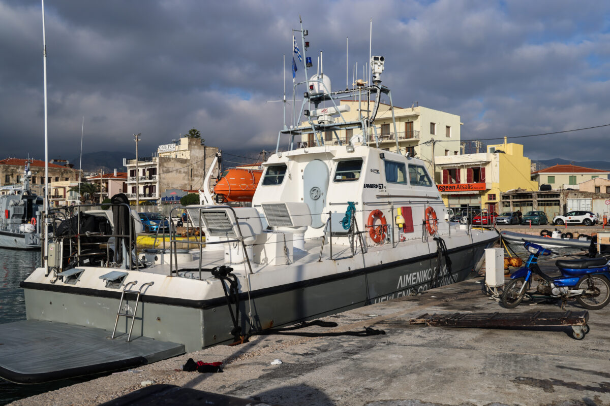 Ναυάγιο στη Χίο: Ανεπιτυχείς οι έρευνες για την ανέλκυση του βυθισμένου σκάφους – «Αποσυμφόρηση των νησιών» δήλωσε ο Πλεύρης