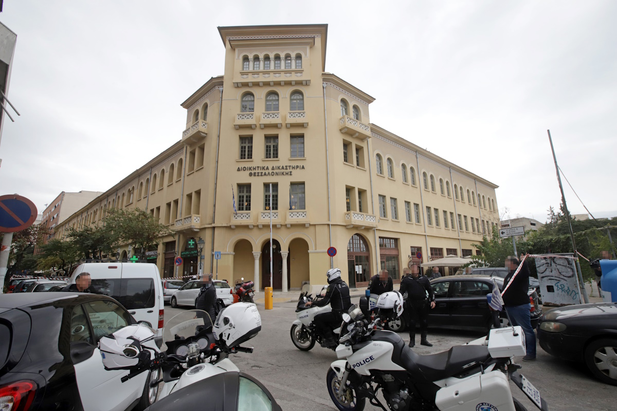 Θεσσαλονίκη: Πατέρας ξυλοκόπησε 62χρονο που χτύπησε το παιδί του – «Το άφησε στον δρόμο, δεν θυμάμαι, ήμουν σε σοκ»