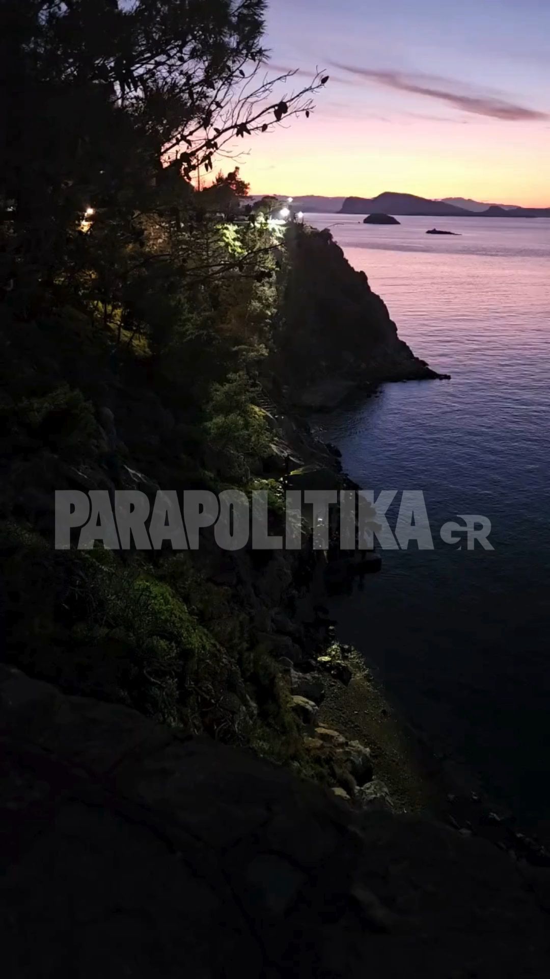 Νυχτερινά γυρίσματα του “The Riders” στην παραλία “Αυλάκι” της Ύδρας: Μπραντ Πιτ και σωσίας στο ίδιο σετ