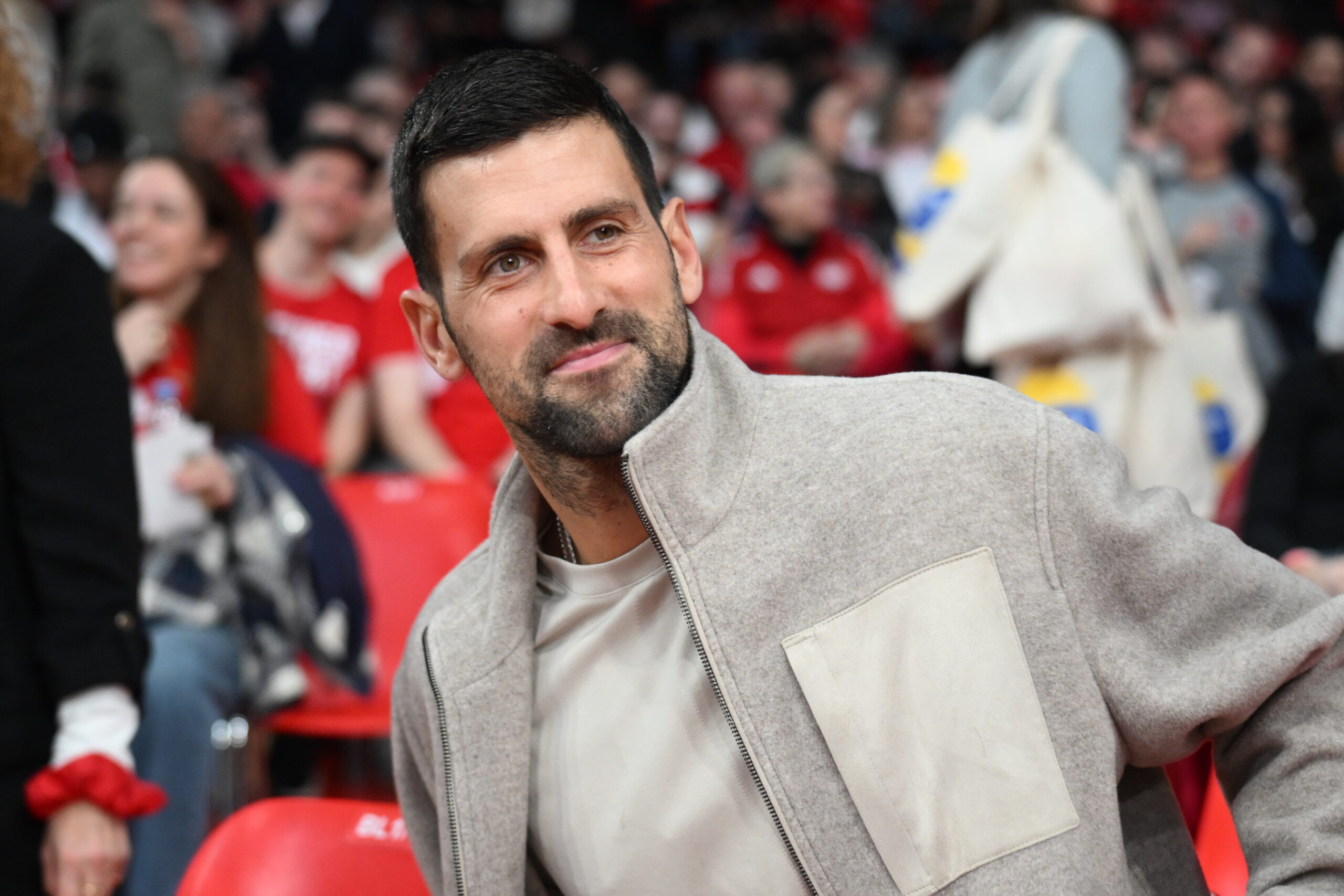 Ο Νόβακ Τζόκοβιτς στο ΣΕΦ για τη μάχη Ολυμπιακού – Ερυθρού Αστέρα