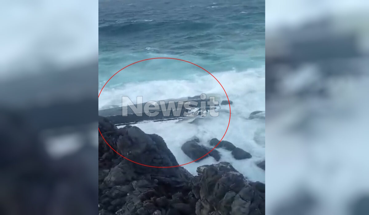 Ελαφόνησος: Αποκλειστικό βίντεο από την προσάραξη του σκάφους με τους 4 επιβάτες