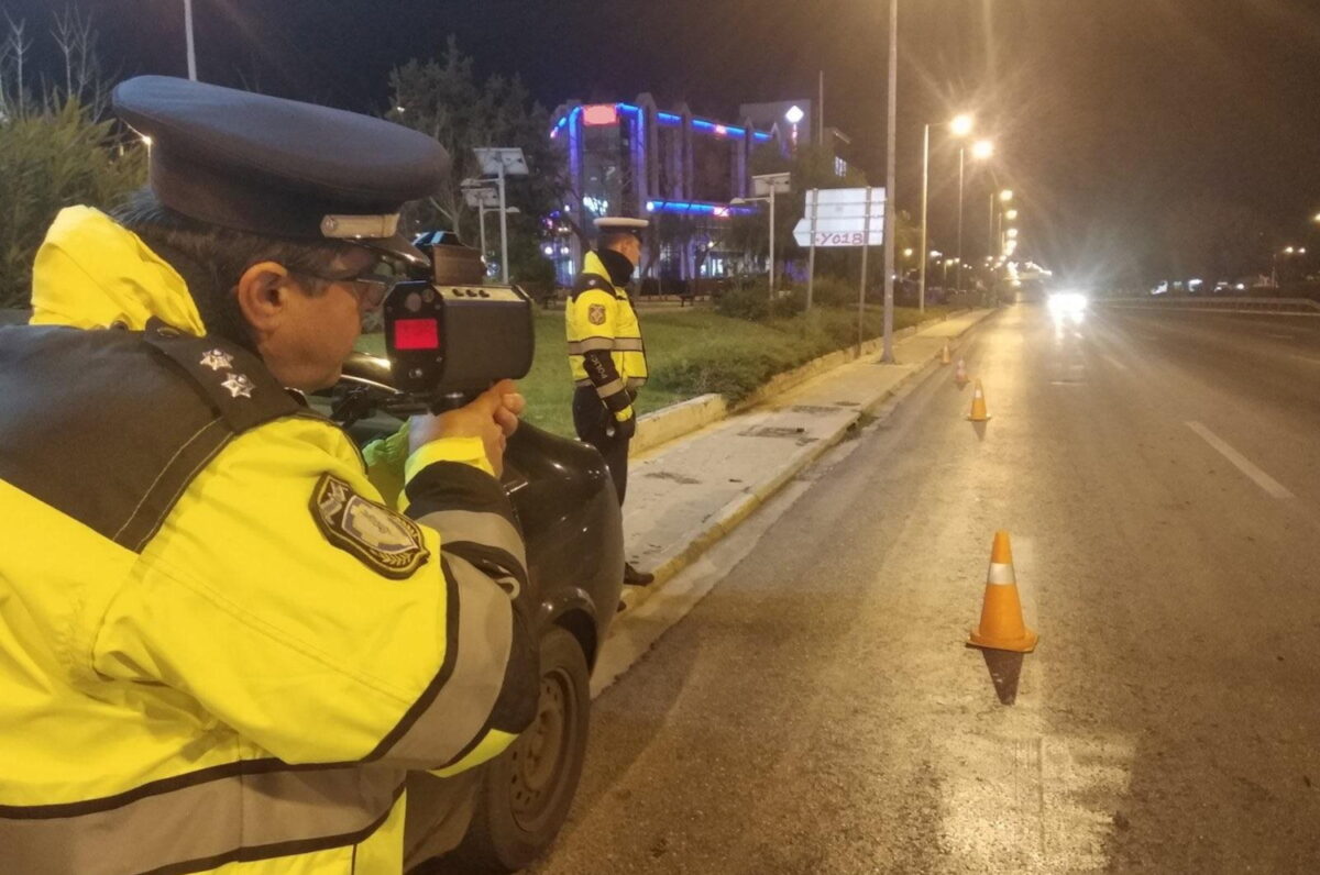 Θεσσαλονίκη: Χειροπέδες σε 25χρονο – Έτρεχε με 186 χλμ σε δρόμο με όριο τα 90