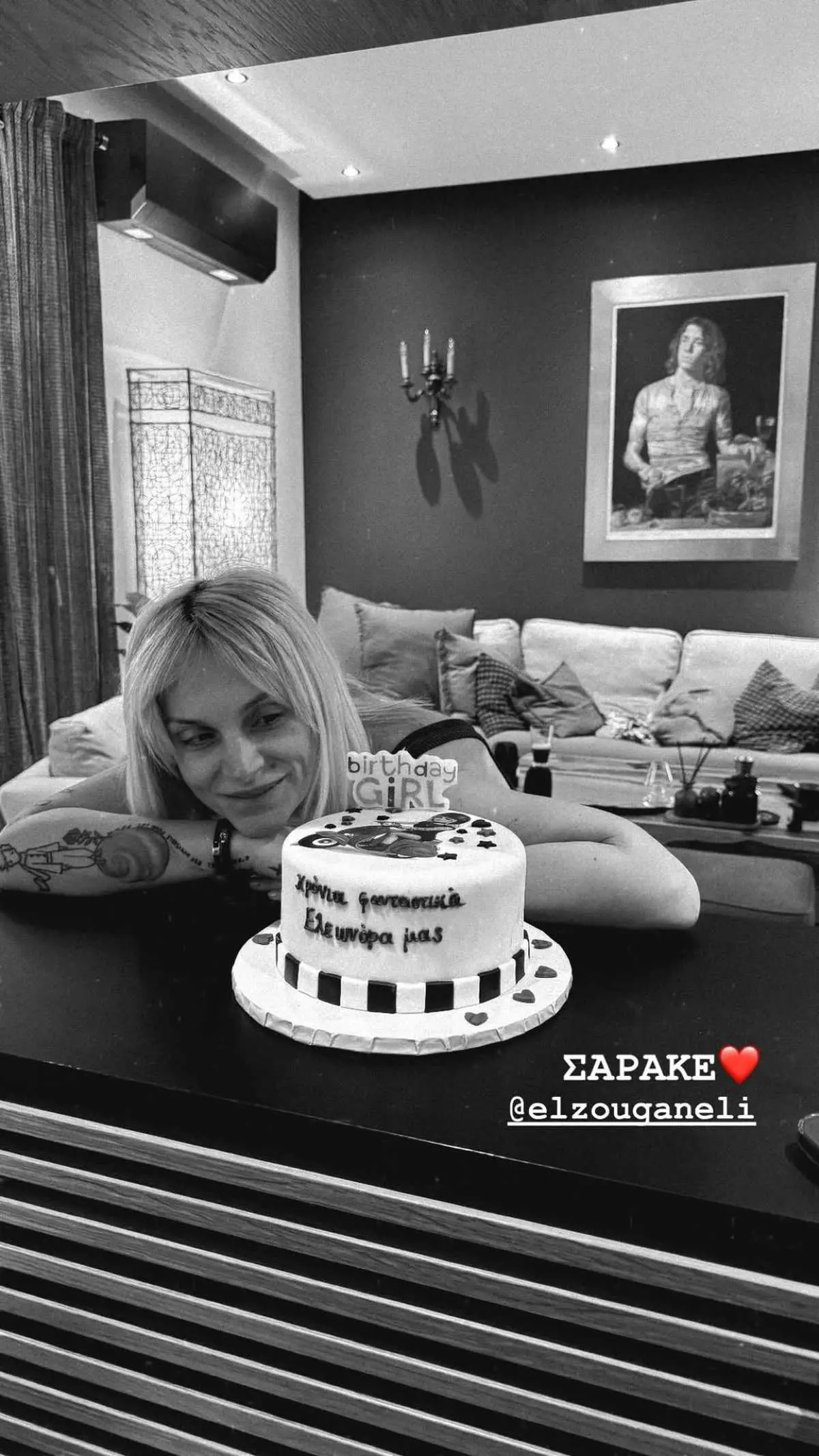 Ελεωνόρα Ζουγανέλη: Η απρόσμενη έκπληξη του Νίκου Συρίγου στα γενέθλιά της και το τσιφτετέλι (Βίντεο) 5 Η Ελεωνόρα Ζουγανέλη έχει γενέθλια