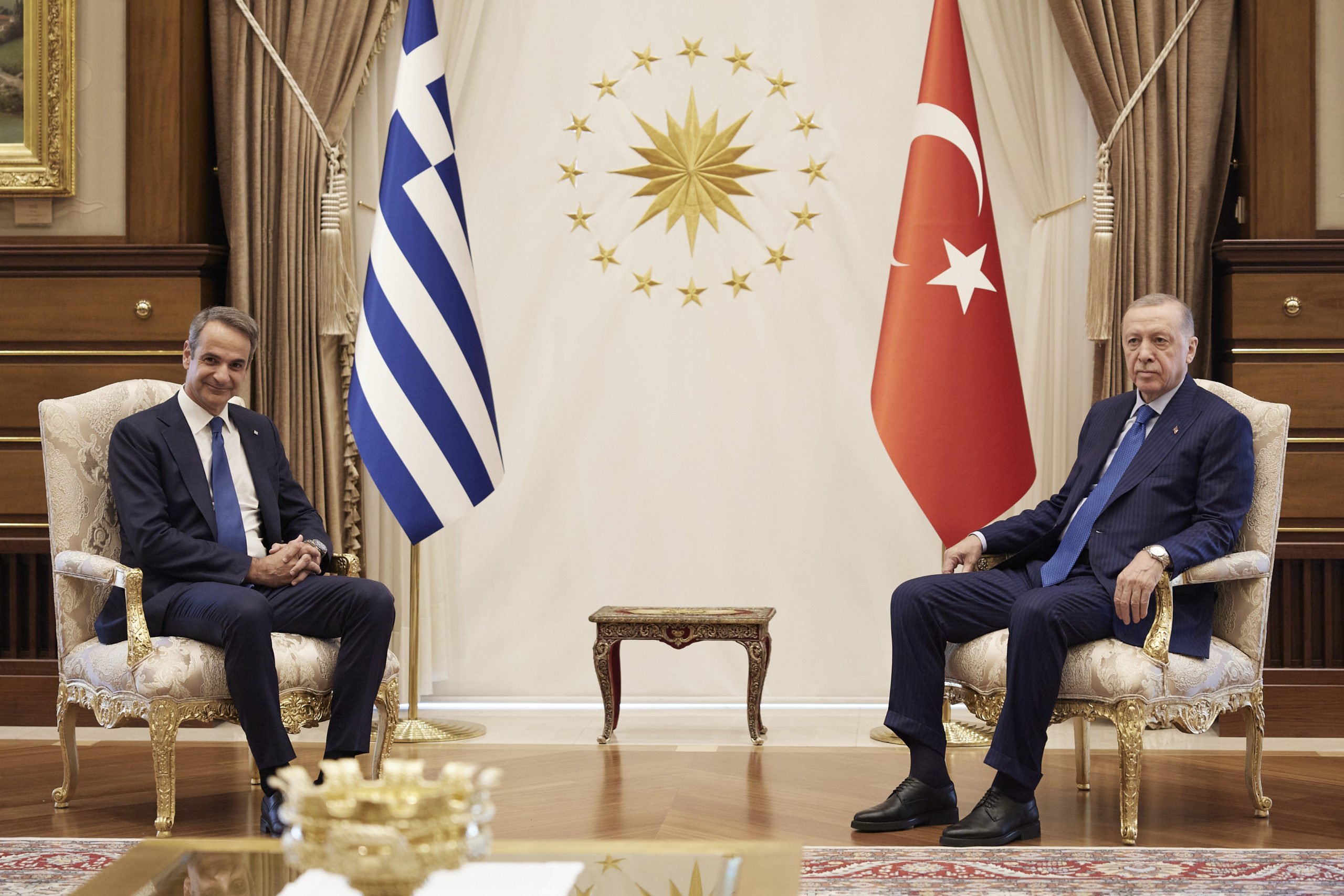 Μητσοτάκης – Ερντογάν: Συνάντηση στην Άγκυρα για να διατηρηθούν οι δίαυλοι επικοινωνίας – Η ατζέντα, οι ελπίδες και οι στόχοι των δύο πλευρών