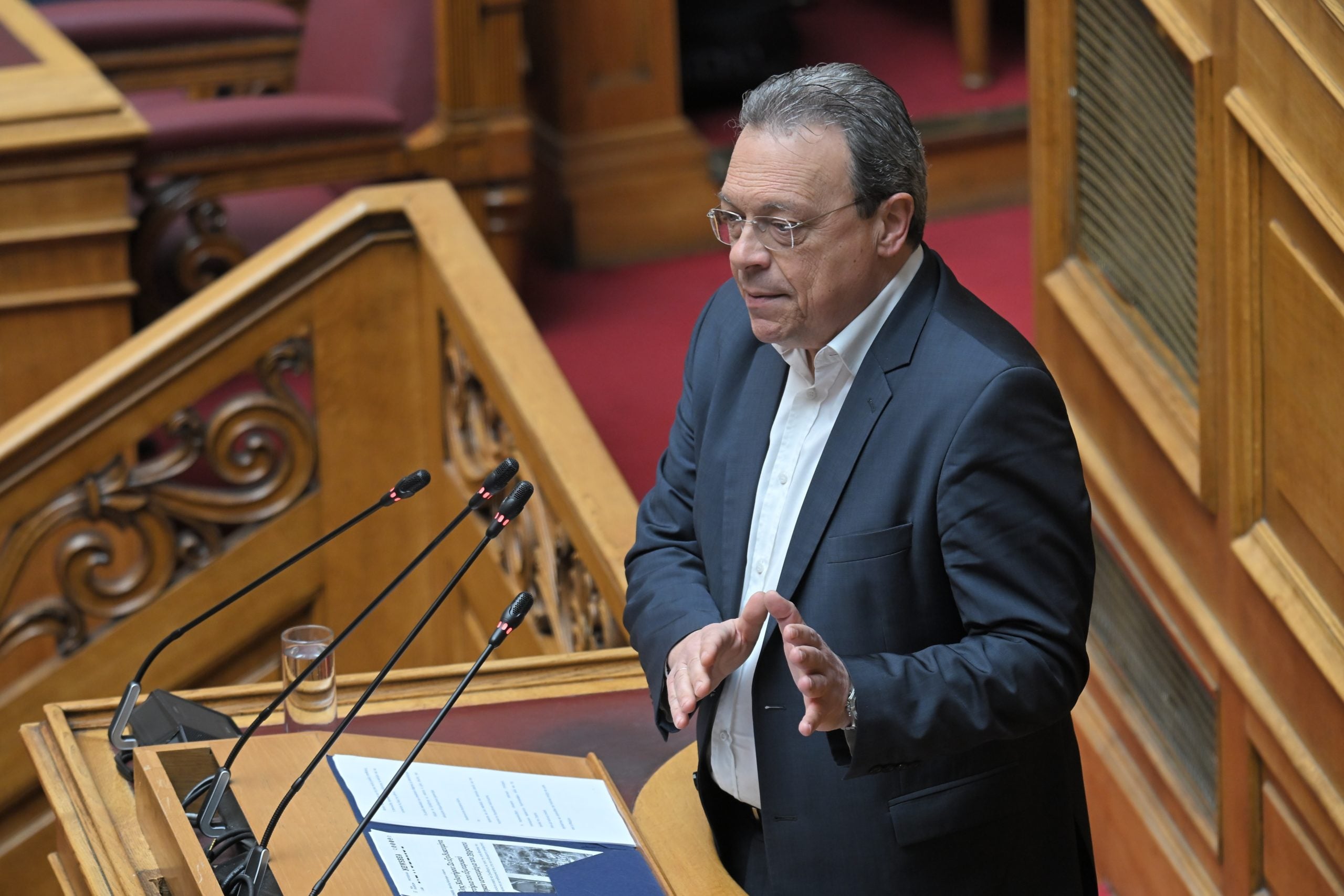 Φάμελλος: «Αποχωρήστε άμεσα για να αναπνεύσουν δικαιοσύνη και κοινωνία»