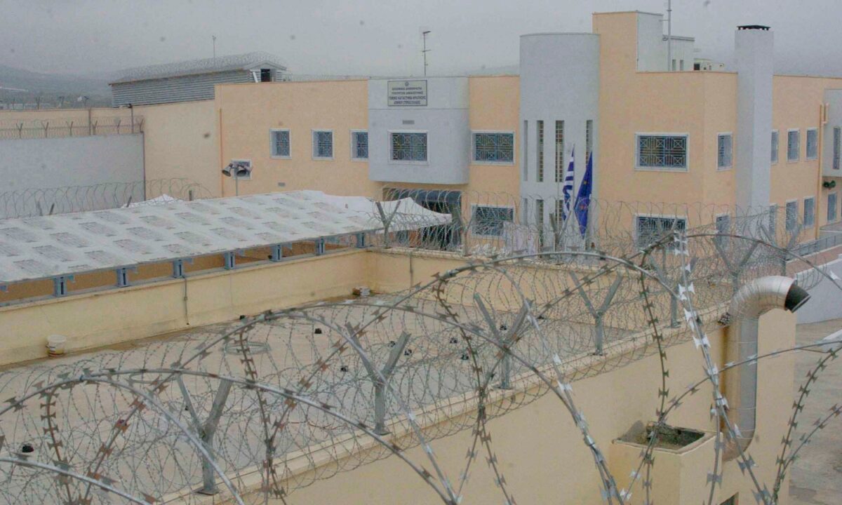 Φυλακές Δομοκού: Ο Αλκέτ Ριζάι παρών στη δολοφονία βαρυποινίτη – Ισοβίτης επιχείρησε να υπερασπιστεί τον αρχιφύλακα