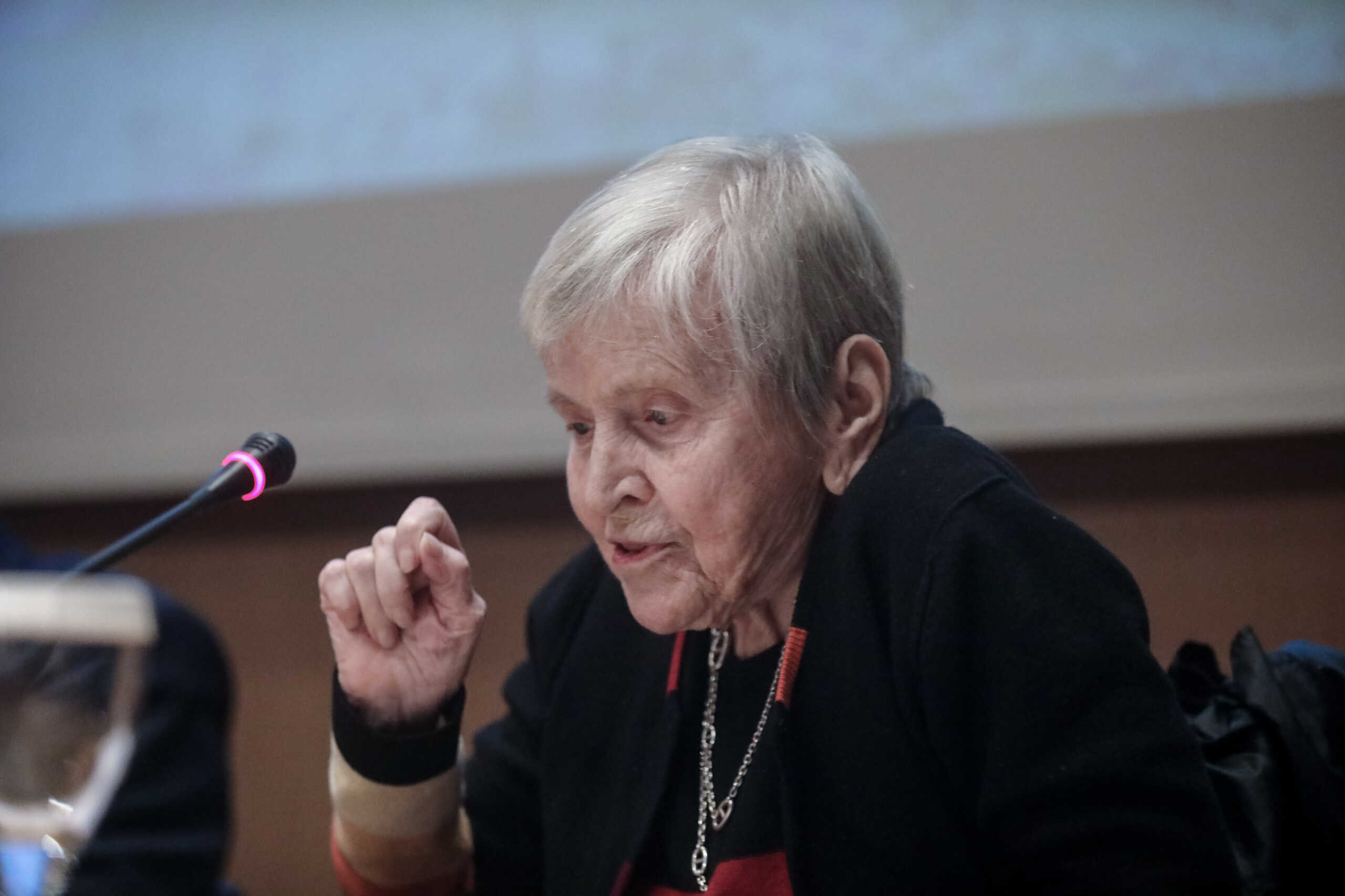 Ελένη Γλύκατζη – Αρβελέρ: Από τον προσφυγικό Βύρωνα στην κορυφή της Σορβόννης και το πάθος για το Βυζάντιο 6 Ελένη Γλύκατζη – Αρβελέρ: Από τον προσφυγικό Βύρωνα στην κορυφή της Σορβόννης και το πάθος για το Βυζάντιο