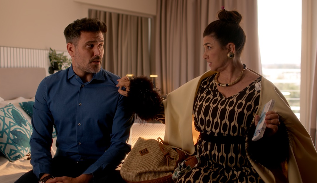 HOTΕΛ ΕΛVIRA: Ο Χάρι αρνείται να κάνει τεστ DNA