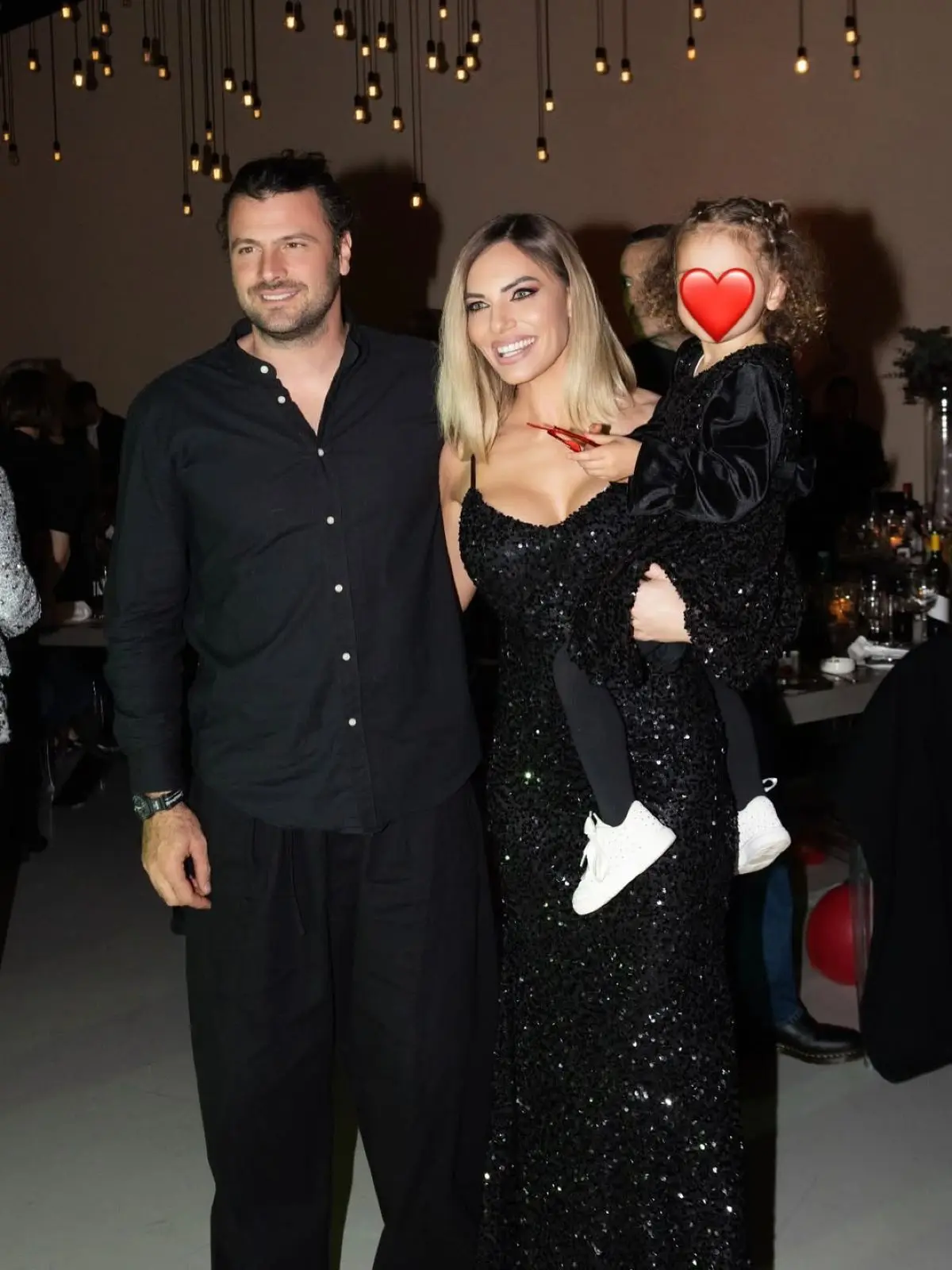 Ιωάννα Μαλέσκου: Εικόνες από το λαμπερό πάρτι γενεθλίων της – Δίπλα της ο Κωνσταντίνος Δανιάς 21 Ιωάννα Μαλέσκου