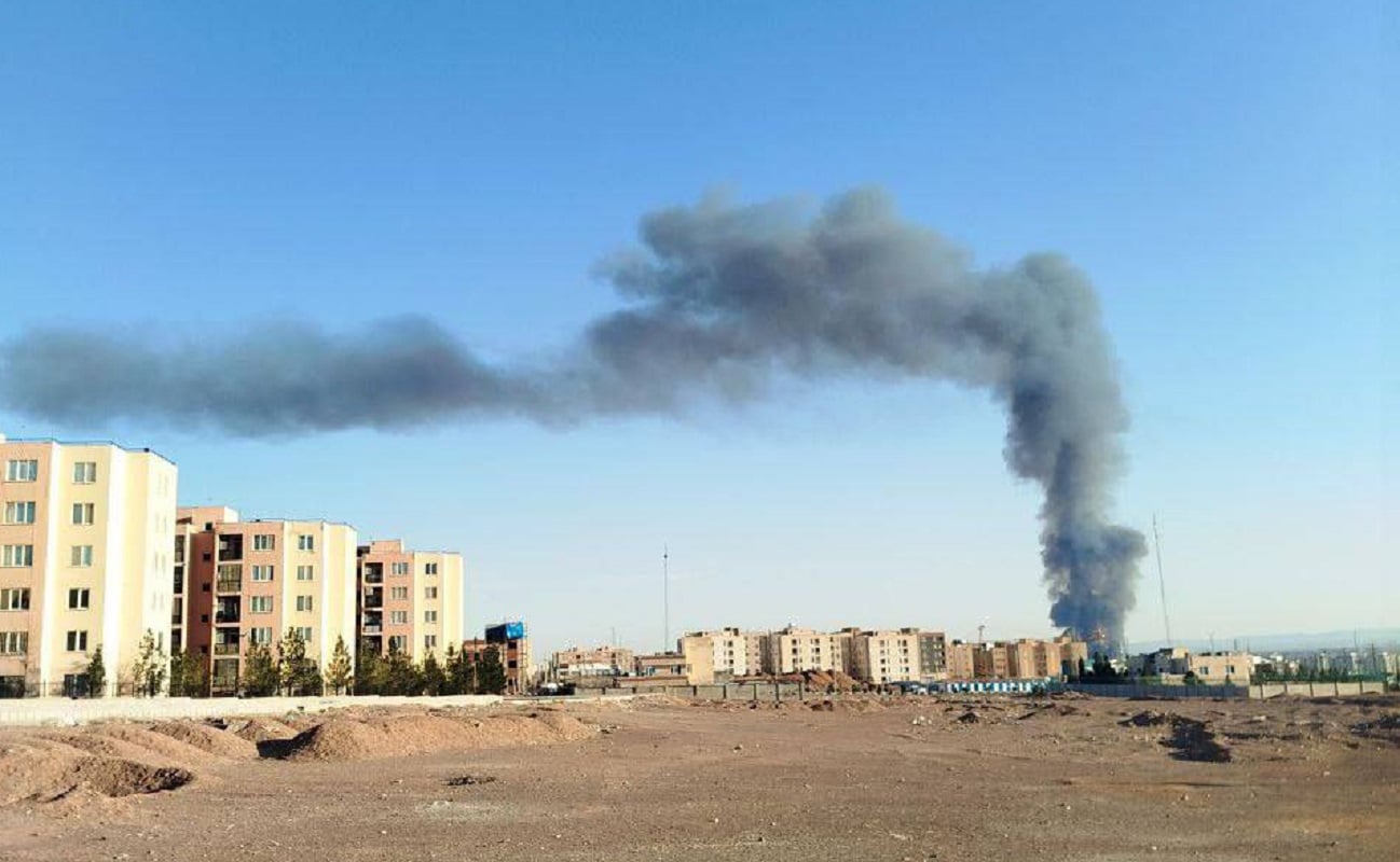 Συναγερμός στο Ιράν: Πυρκαγιά και καπνοί κοντά σε στρατιωτικές βάσεις – ΒΙΝΤΕΟ