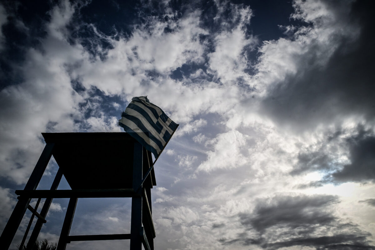 Καιρός αύριο: Καταιγίδες στα νοτιοδυτικά, αραιά σύννεφα αλλού, θερμοκρασία έως 16°C