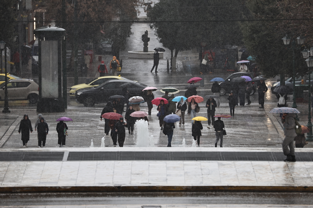 Καιρός: Αναμένεται πιθανή «γραμμή λαίλαπας» την Παρασκευή – Δυνατές βροχές και στην Αττική το Σάββατο