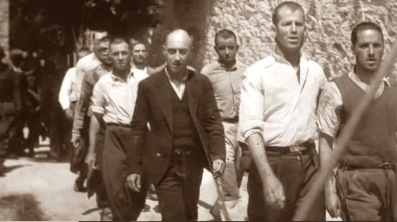 Η Λ. Μενδώνη αναγνωρίζει ως μνημείο τη συλλογή φωτογραφιών της εκτέλεσης στην Καισαριανή – Προχωρά στην απόκτηση