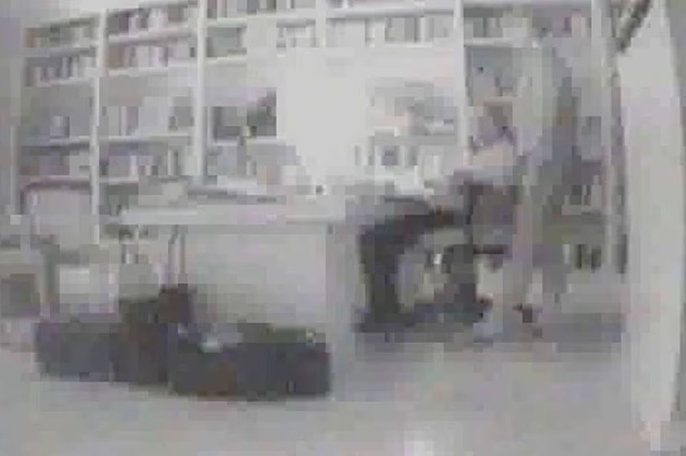 Επστάιν: Μυστική κάμερα στο γραφείο του κατέγραφε όλα τα θύματα – Σοκαριστικές εικόνες