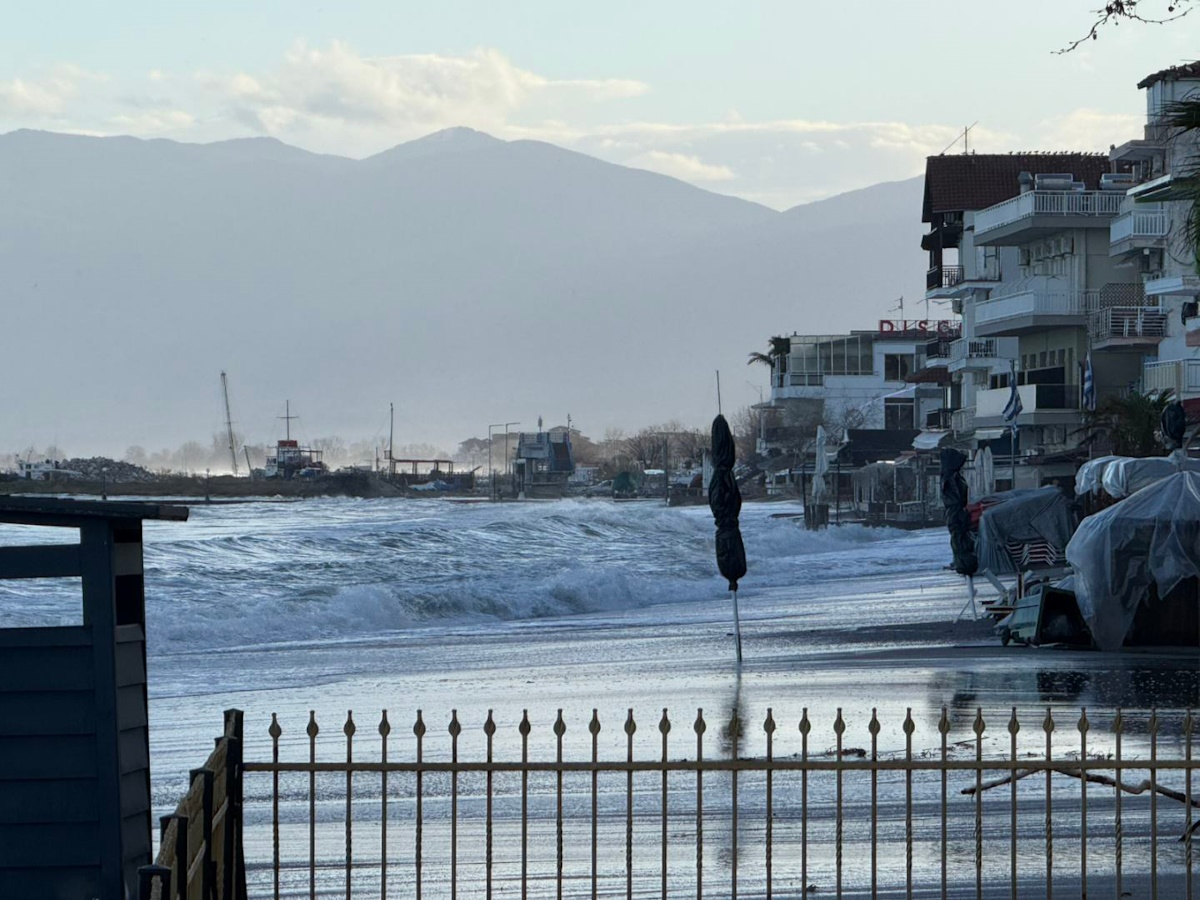 Η κακοκαιρία πλήττει τη χώρα: Πλημμύρες και κατολισθήσεις από Τζουμέρκα έως Σαμοθράκη – Σοβαρά ζητήματα σε δρόμους και κατοικίες 7 Κατερίνη