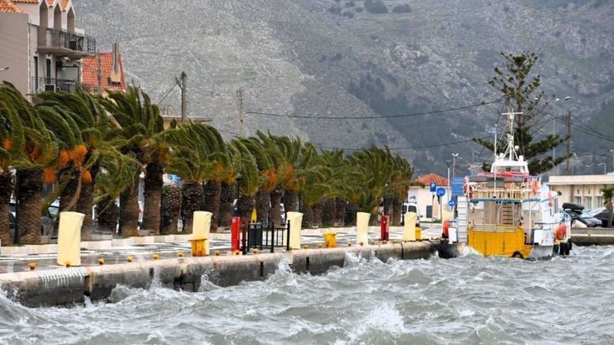 Ζάκυνθος και Κεφαλονιά αποκλεισμένες από πλοία εξαιτίας κακοκαιρίας