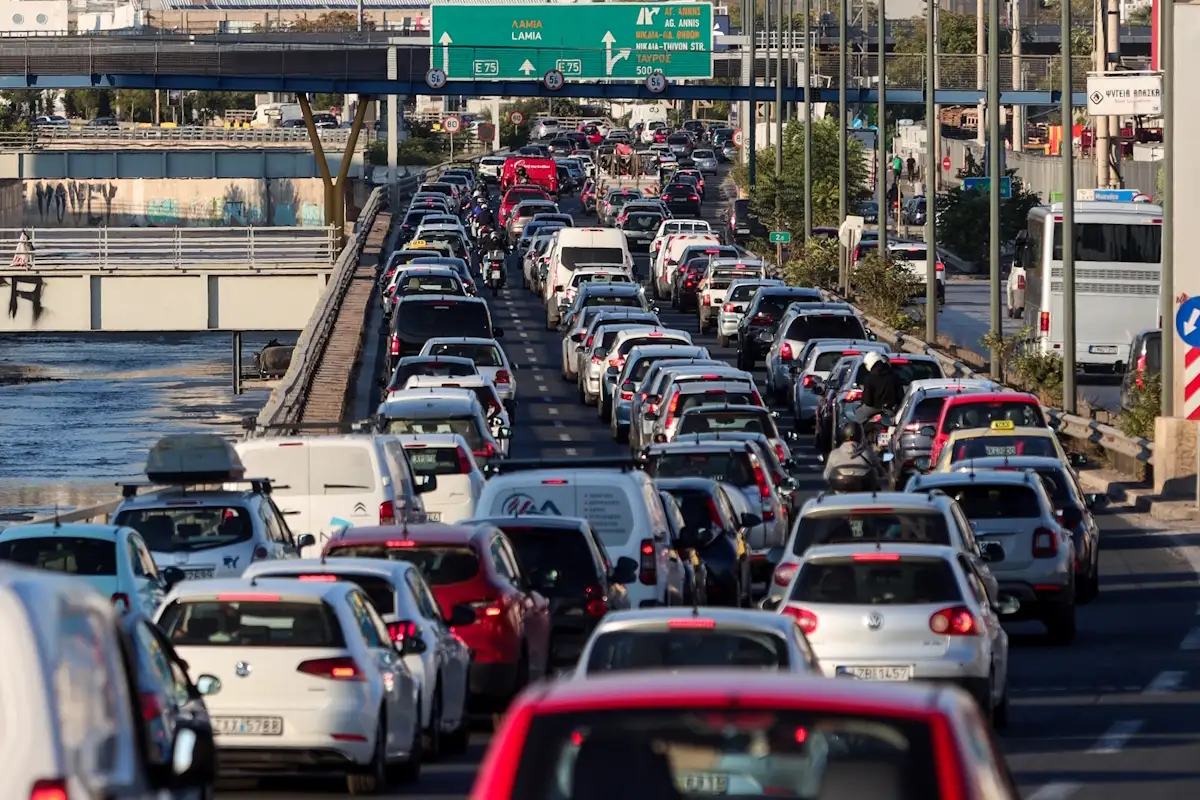 Σοβαρό μποτιλιάρισμα στον Κηφισό λόγω τροχαίου στο ύψος του Ρέντη – Ατελείωτες ουρές και στην κάθοδο