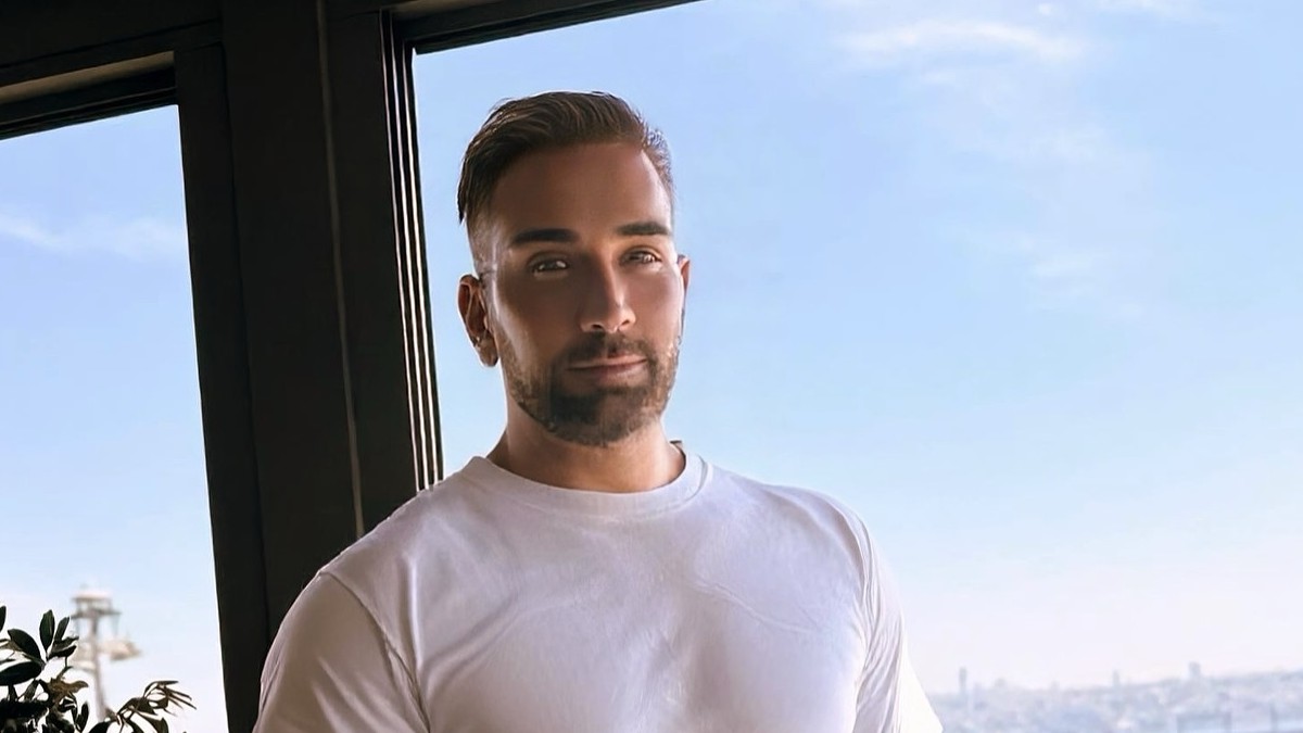 Νίκος Κοκλώνης: Η δημοσίευση για την έναρξη του J2US – «Στα λευκά πριν φωτιστούν οι σκηνές»