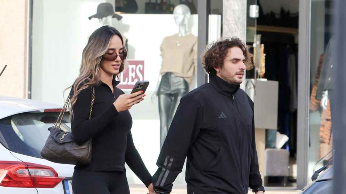 Έλενα Κώνστα: Δείτε τον νέο της σύντροφο – Ερωτευμένοι στη Γλυφάδα (Φωτογραφίες)