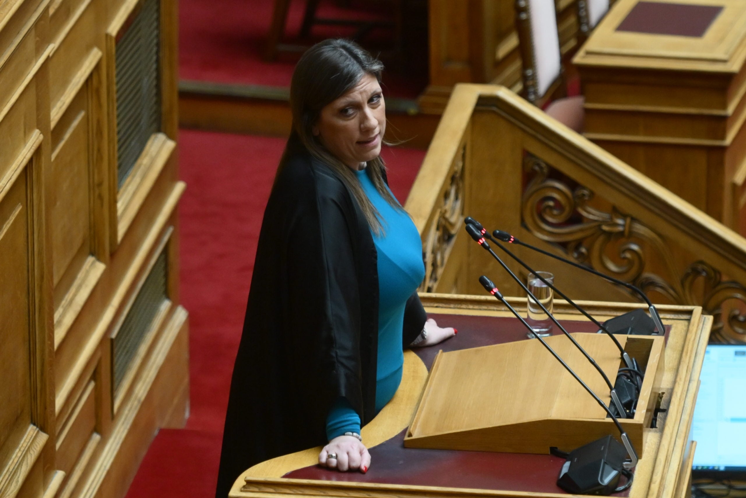 Κωνσταντοπούλου στη Βουλή: Ένα το πλοίο και μοναδική η καπετάνισσα