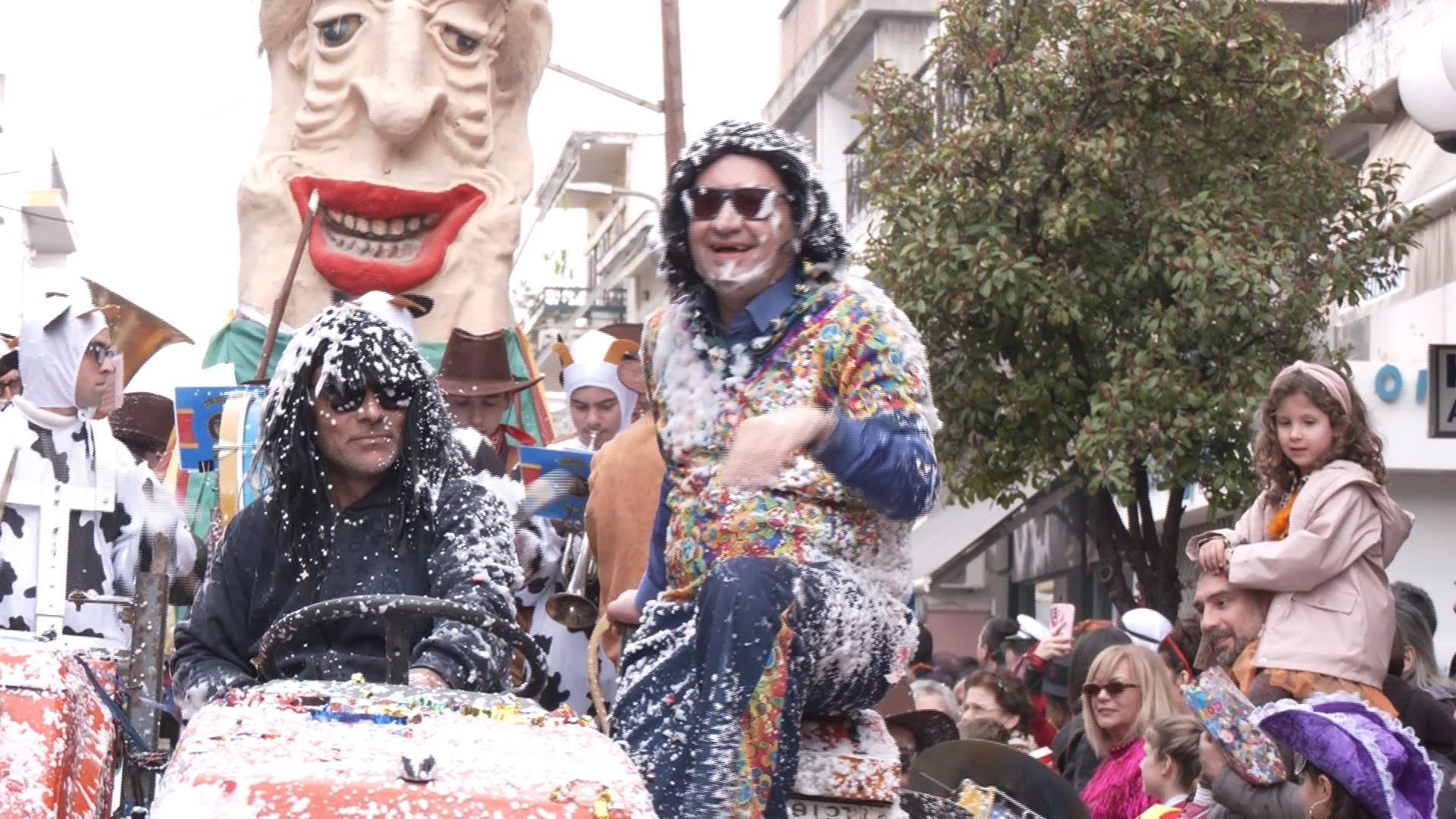 Κορυφώθηκαν οι αποκριάτικες εκδηλώσεις στο δήμο Λοκρών με την Καρναβαλική παρέλαση της Αταλάντης